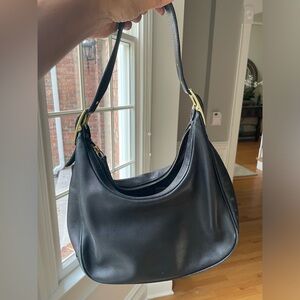 Vintage Coach Black Leather Hobo purse with adjustable shoulder strap
